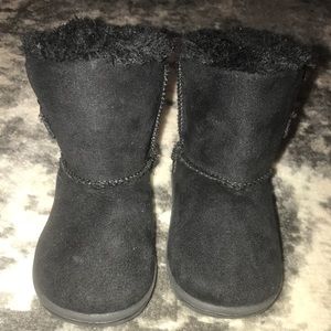 Toddler/infant size 4 fur boots